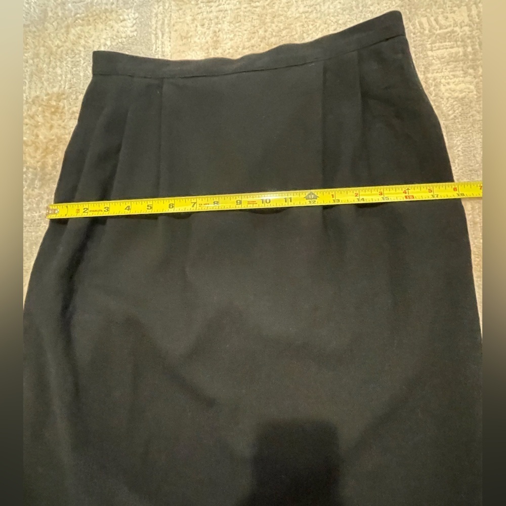 Vintage Black 100% Wool Fully Lined Pencil Skirt, Size 12, Has Pockets! - Picture 9 of 11